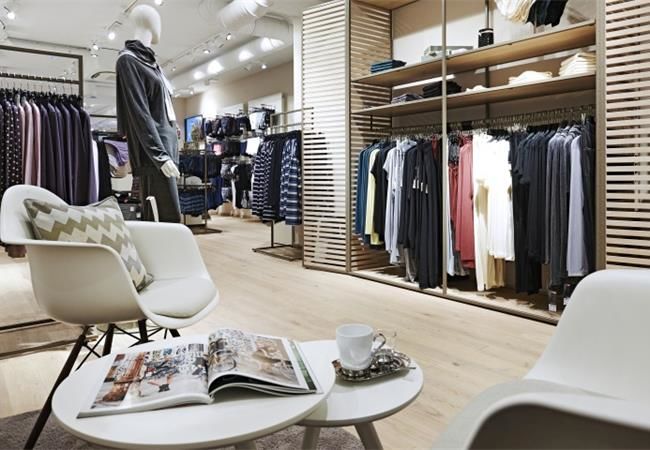 合肥服裝店裝修櫥窗怎么設(shè)計(jì)？裝修公司教你打造門面藝術(shù)設(shè)計(jì)